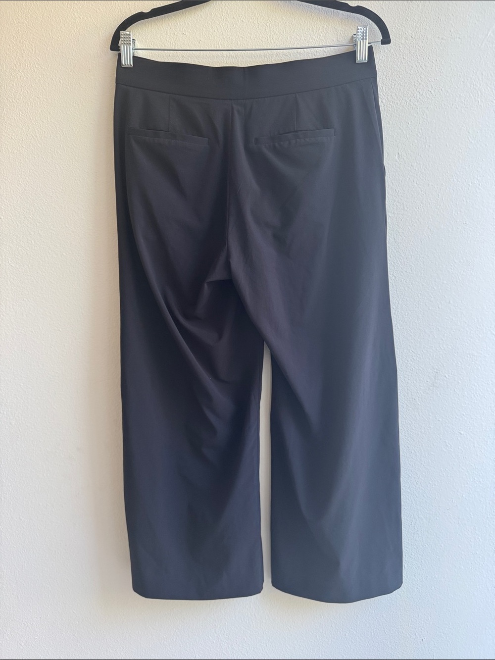 Athleta Black Stretch Wide Leg Crop Snap Hem Travel Office Pants Women’s 4 - Picture 6 of 9